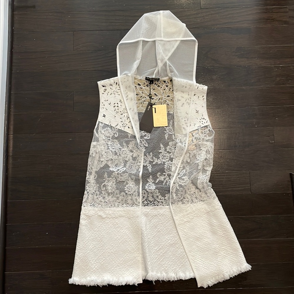 Alberto Makali vest
